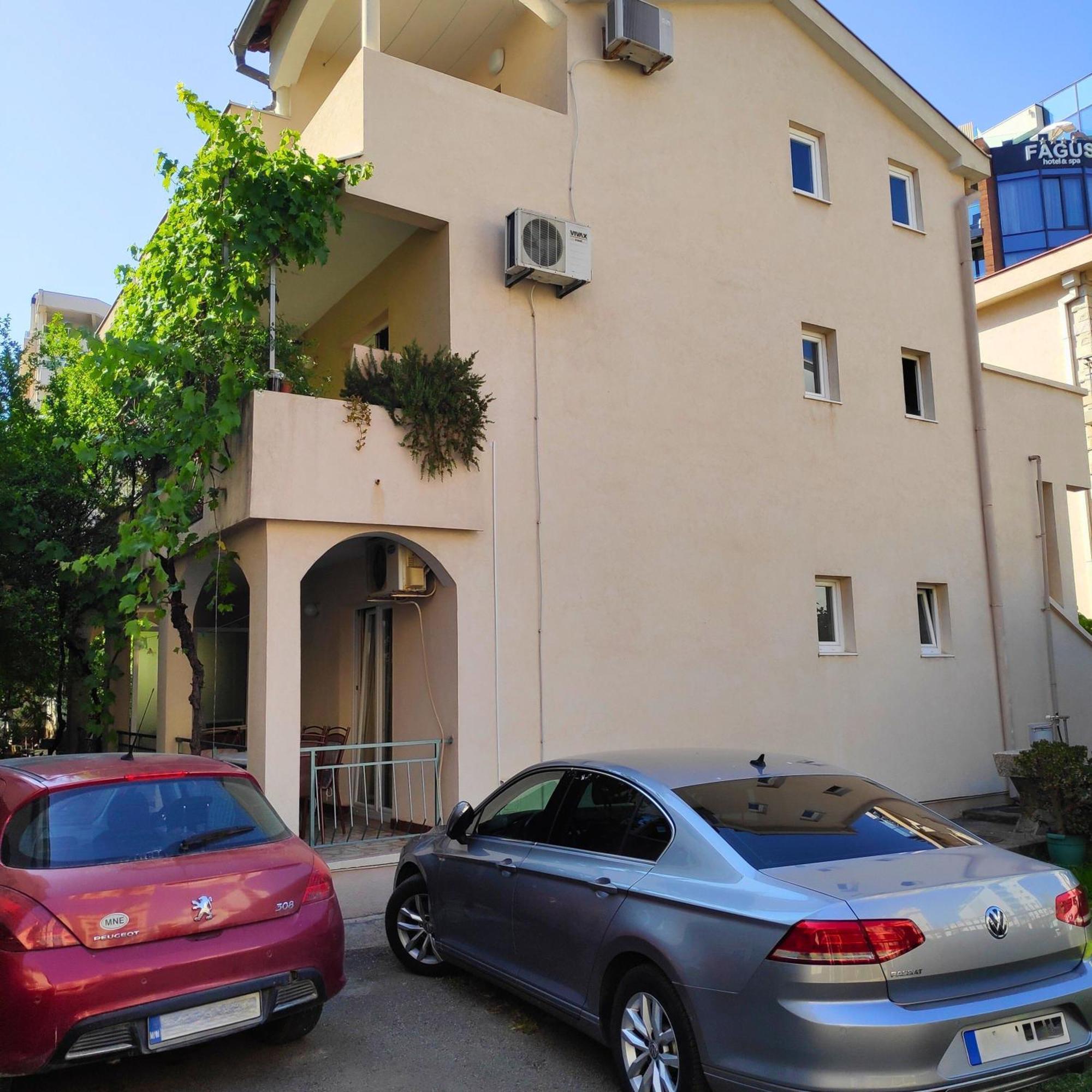 Apartment Asanovic *